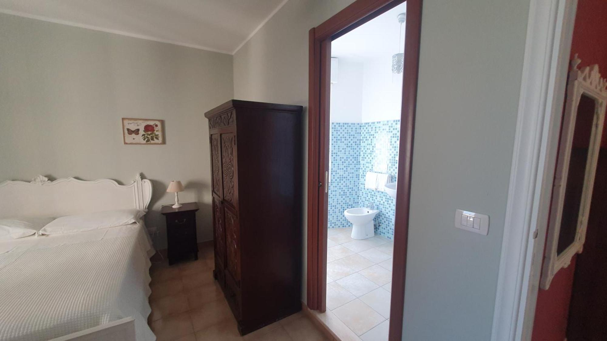 Blue Dolphin Guest House อาลเกโร ภายนอก รูปภาพ